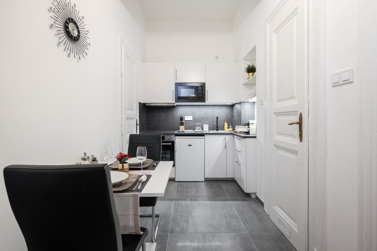 Apartment Stellar Dwell *