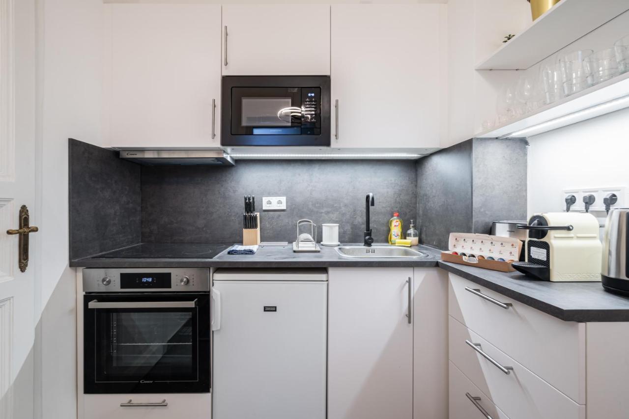 Stellar Dwell Apartment *